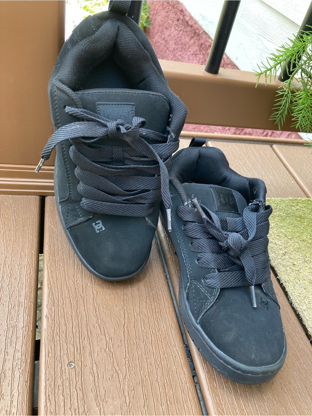 Men’s DC size 7.5 Court Graffik black monochrome skate shoes - Picture 8 of 10